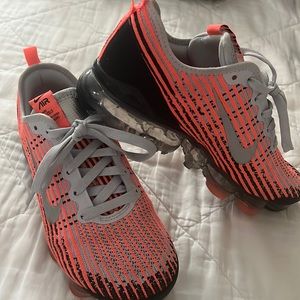 Nike barely used sneakers